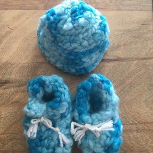 Handmade newborn hat and booties.